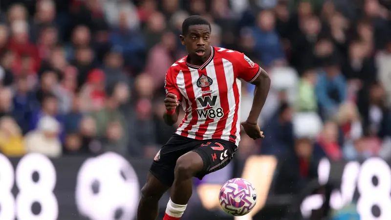 You are currently viewing SUNDERLAND LO NGẠI MẤT NGỌC QUÝ: SADIKI LỌT TẦM NGẮM CÁC ÔNG LỚN